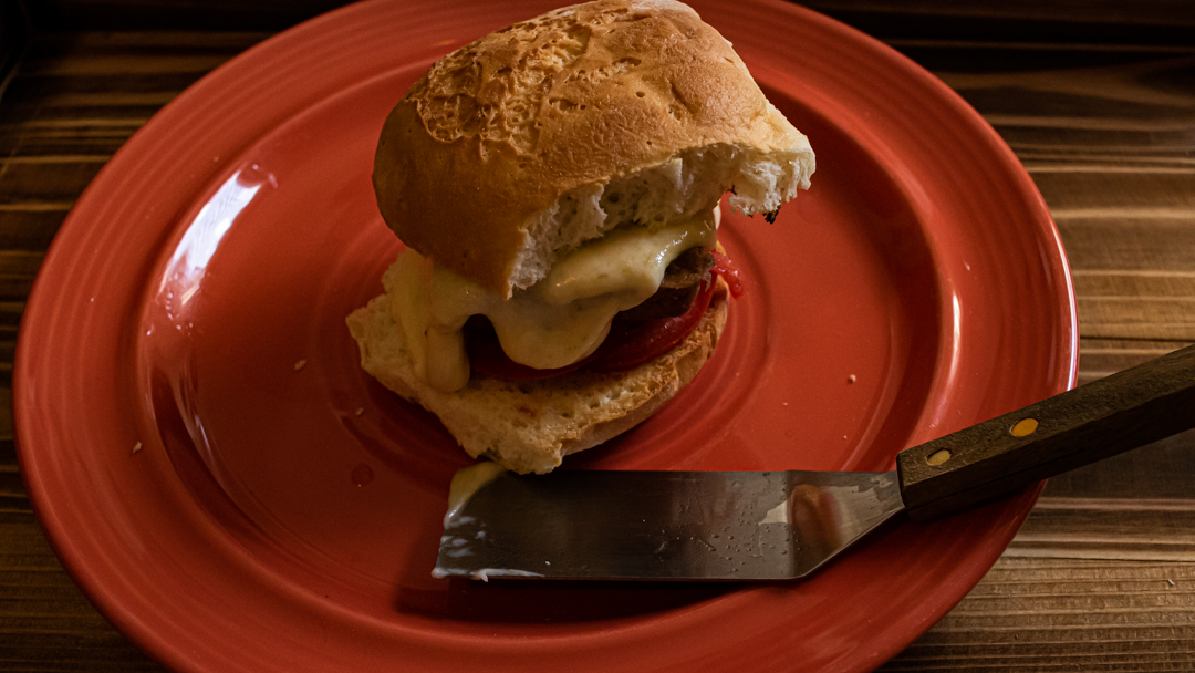 Read more about the article Steamed Cheeseburger Recipe – Beyond Beef – Vegetarian